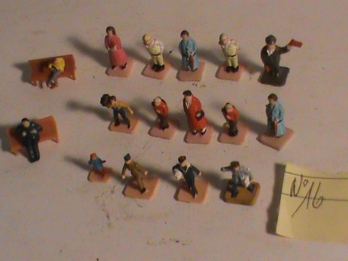 Lot personnages ho - 16,