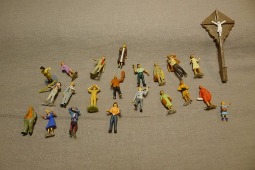 Lot divers personnages - lot,